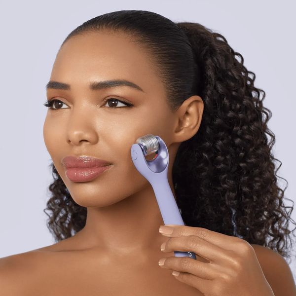 Електронний ролер для обличчя з мікроголками GESKE MicroNeedle Face Roller 9 в 1, purple HB0189