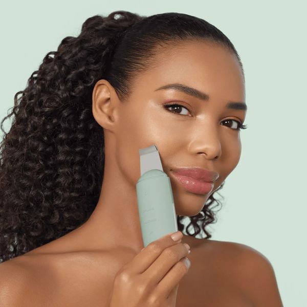 Мікрострумовий скрабер для шкіри та усунення чорних точок GESKE MicroCurrent Skin Scrubber & Blackhead Remover 9 в 1, green HB0151