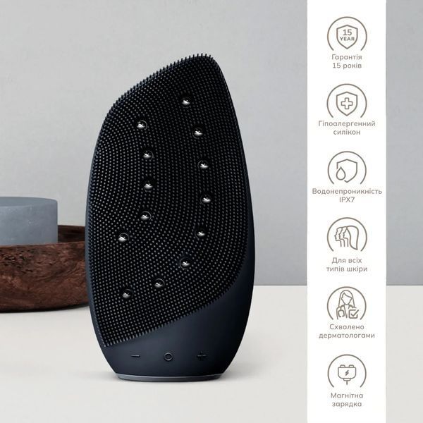 Очищувальна щітка для обличчя GESKE Sonic Thermo Facial Brush & Face-Lifter 8 в 1 black HB0091