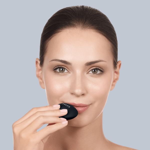 Пристрій для збільшення обʼєму губ GESKE Lip Volumizer & Booster 4 в 1 Small, black HB0218 фото