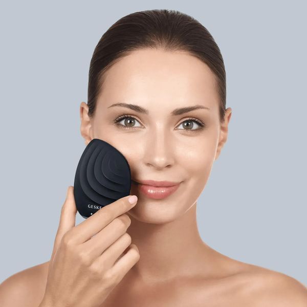 Электронная ультразвуковая щетка для лица GESKE Sonic Facial Brush 5 в 1, black HB0069