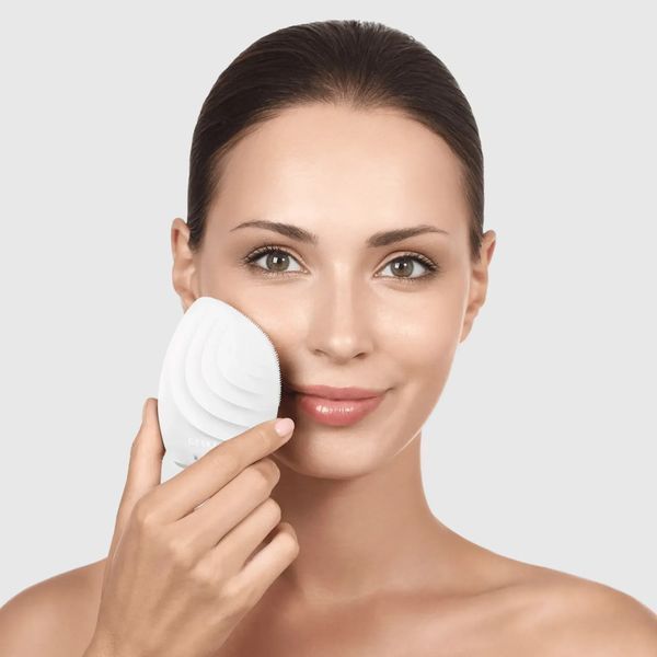 Электронная ультразвуковая щетка для лица GESKE Sonic Facial Brush 5 в 1, white HB0073