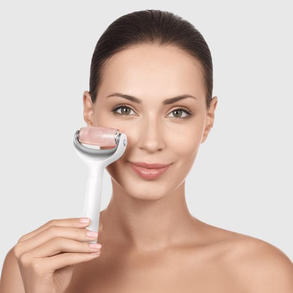 Ролер для голкової мезотерапії обличчя та тіла GESKE MicroNeedle Face & Body Roller 9 в 1, white HB0025 фото