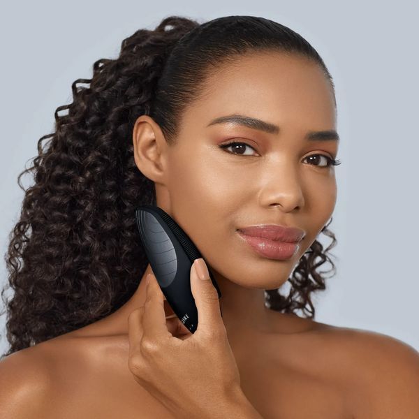 Электронная звуковая термо щетка для лица GESKE Sonic Thermo Facial Brush 6 в 1, black HB0080