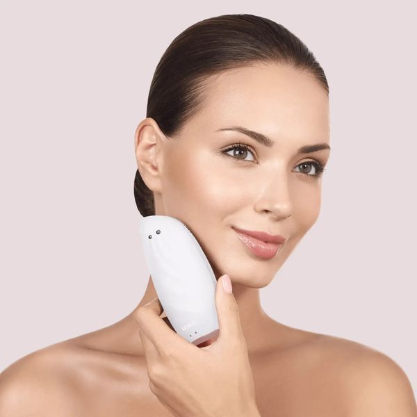 Очищающая щетка для лица GESKE Sonic Thermo Facial Brush & Face-Lifter 8 в 1 starlight HB0088