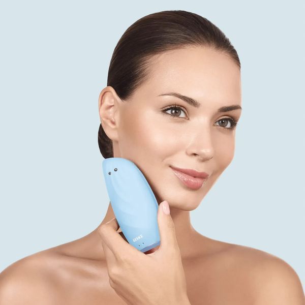 Очищающая щетка для лица GESKE Sonic Thermo Facial Brush & Face-Lifter 8 в 1 aquamarine HB0094